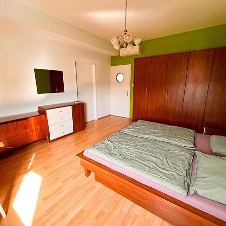 Flat With Nicest Wiew In Old Town - 3 Bedrooms, Ac Bratislava Bagian luar foto