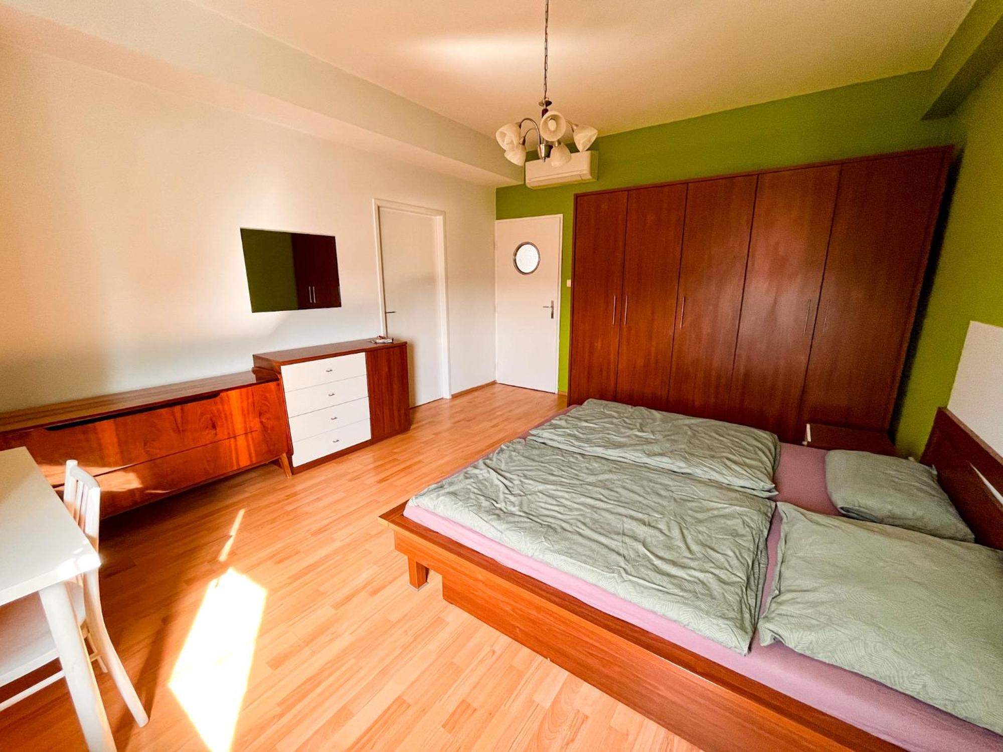 Flat With Nicest Wiew In Old Town - 3 Bedrooms, Ac Bratislava Bagian luar foto